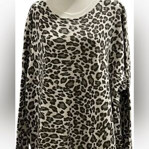 NEW Ocean Drive Black and White Leopard Print Sweatshirt